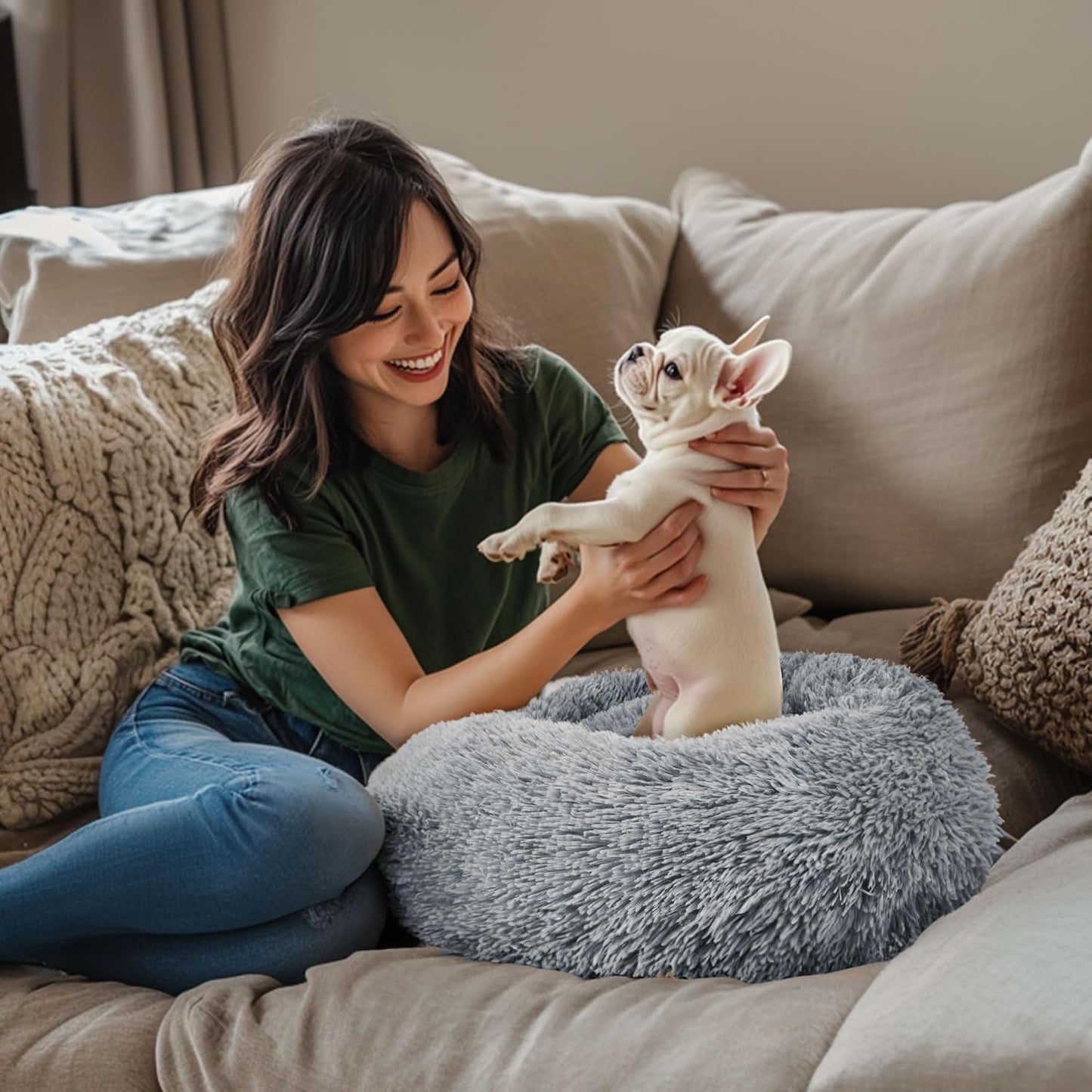 Hoewina Indoor Calming Donut Bed for Dogs and Cats, 20-Inch Washable Fluffy Pet Bed for Small to Medium Pets (Light Grey)